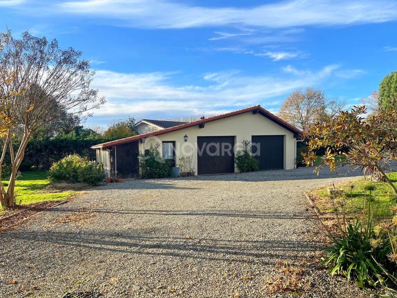 Maison - 210 m² - 8 pièces