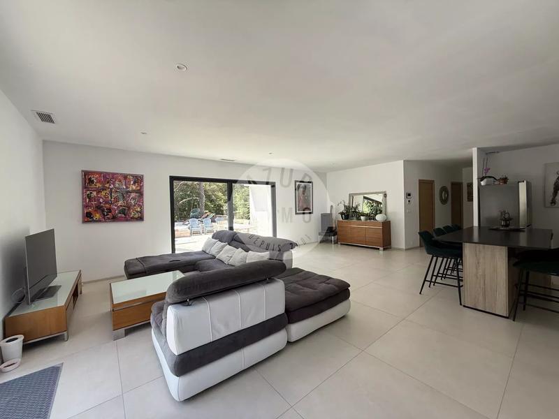 Maison - 150 m² - 5 pièces