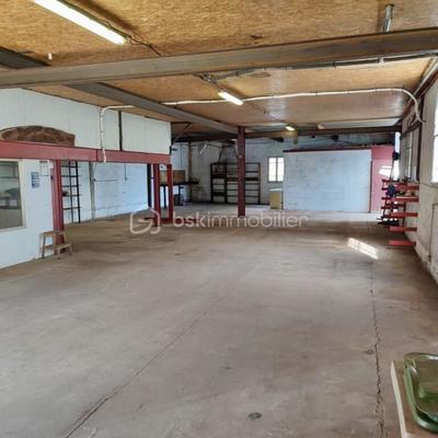 Loft - 147 m² - 8 pièces