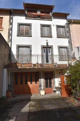 Maison - 124 m² - 8 pièces