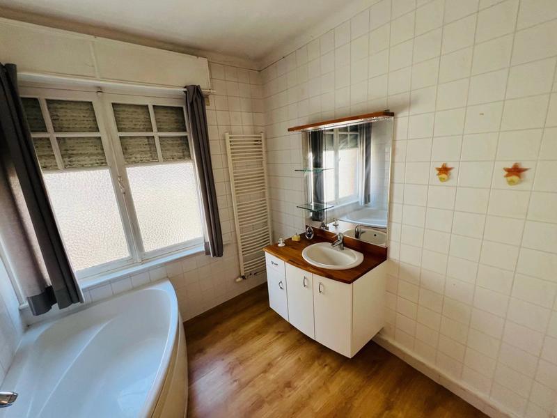 Maison - 207 m² - 8 pièces