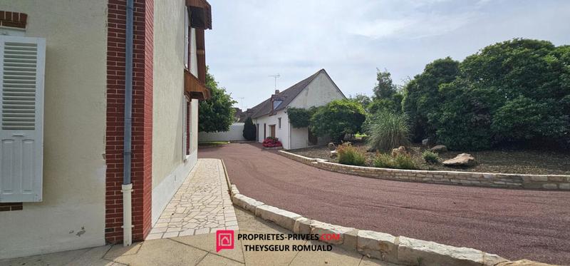 Maison - 201 m² - 7 pièces