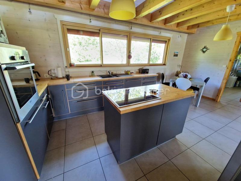 Châlet - 218 m² - 7 pièces