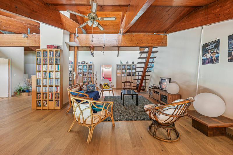 Maison - 753 m² - 15 pièces