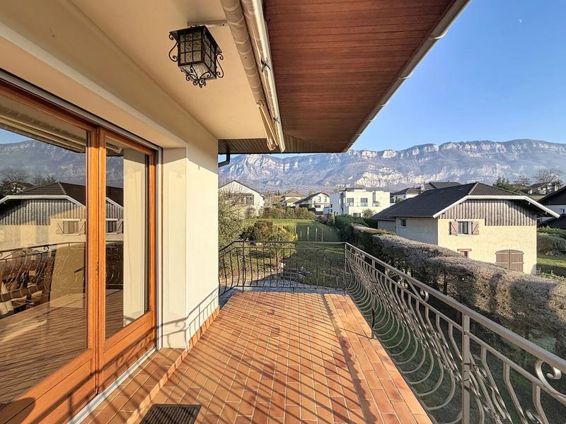 Maison - 220 m² - 5 pièces