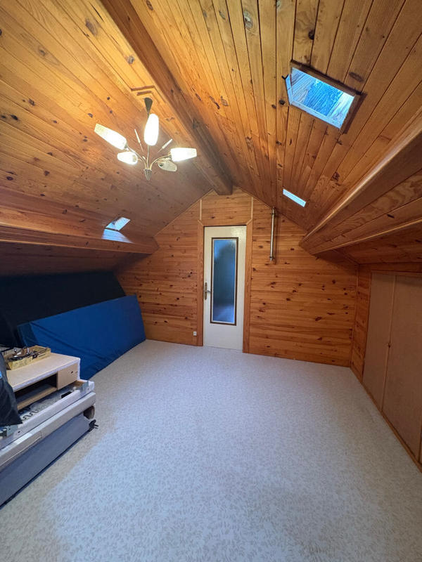 Maison - 150 m² - 11 pièces