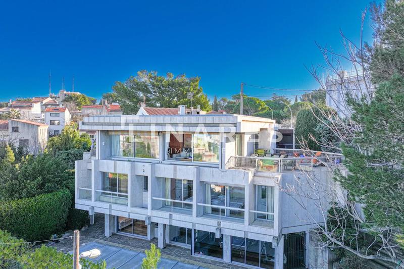 Maison - 313 m² - 9 pièces