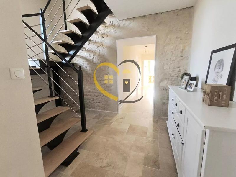 Maison de ville - 254 m² - 1 pièce