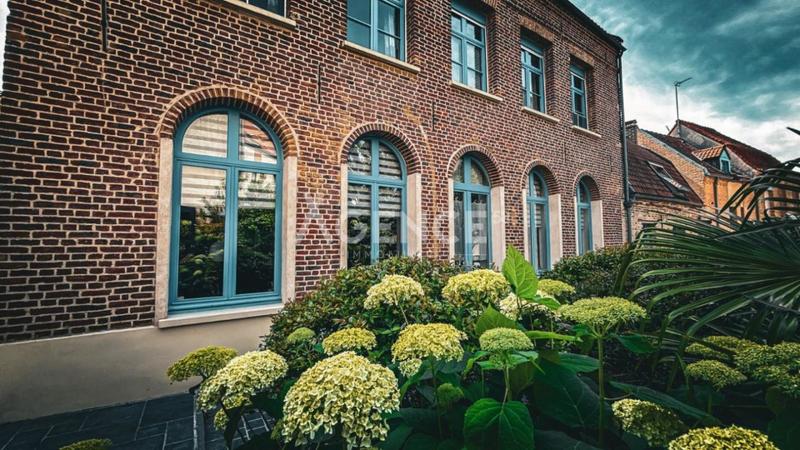 Maison bourgeoise - 250 m² - 9 pièces