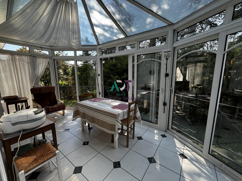 Maison - 249 m² - 9 pièces