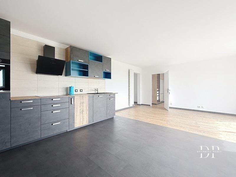 Maison - 222 m² - 5 pièces