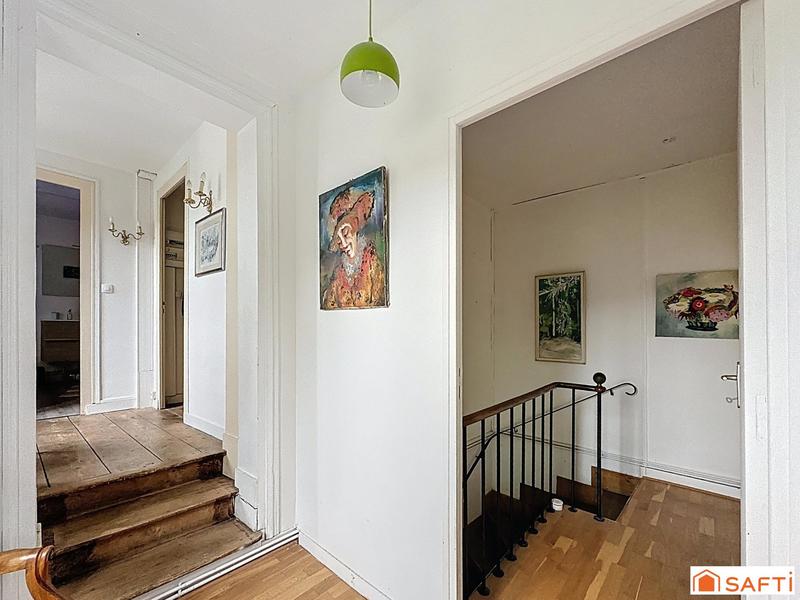 Maison - 220 m² - 7 pièces