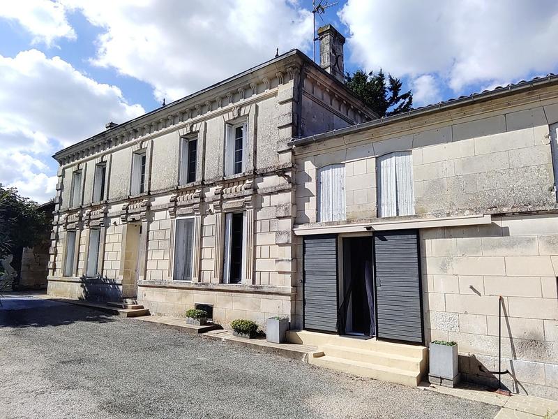 Maison - 198 m² - 7 pièces