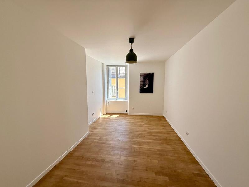 Maison ancienne - 177 m² - 8 pièces