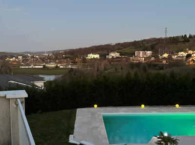 Maison - 250 m² - 8 pièces