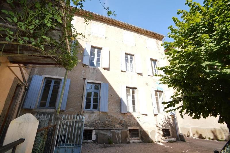 Maison de village - 410 m² - 13 pièces