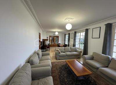 Maison en pierre - 208 m² - 9 pièces