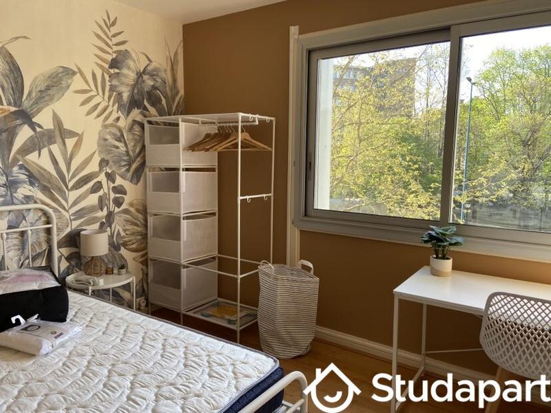 Chambre - 9 m² - 1 pièce