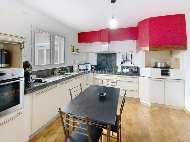 Maison traditionnelle - 176 m² - 7 pièces