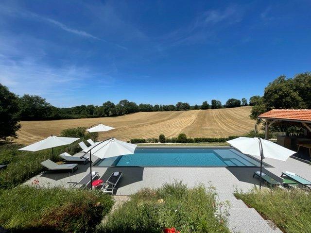 Demeure - 298 m² - 8 pièces