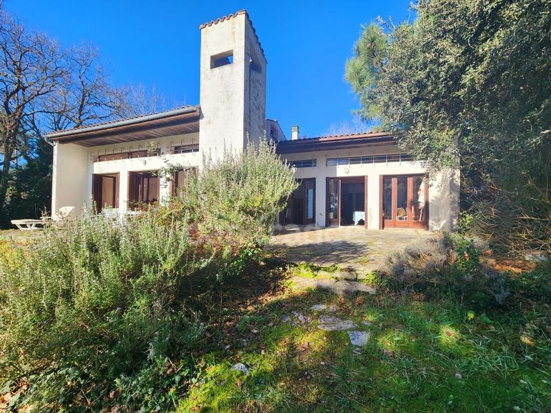 Maison - 200 m² - 8 pièces