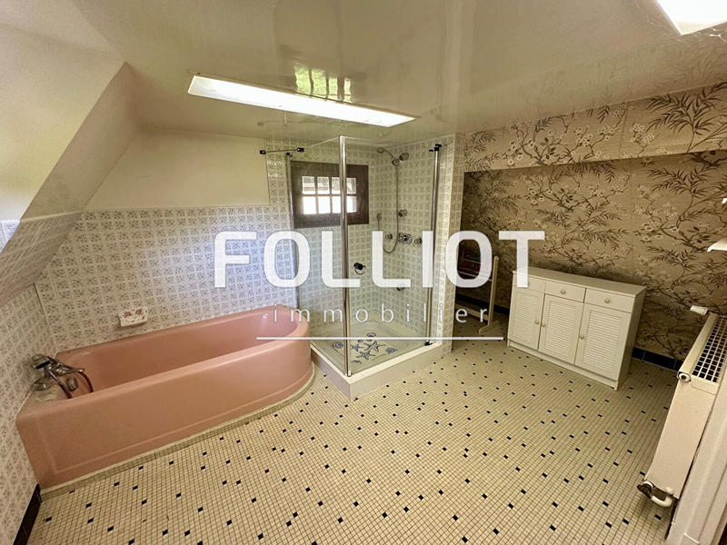 Maison - 96 m² - 7 pièces