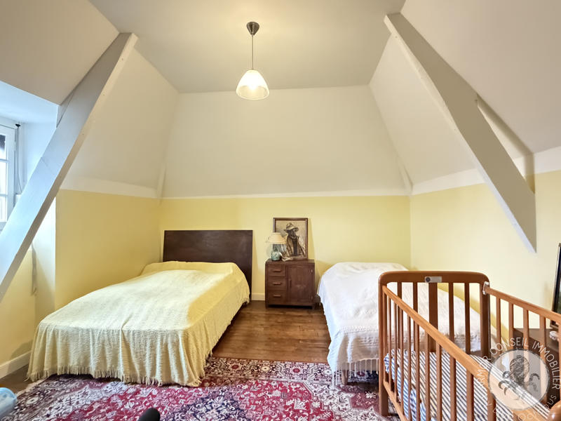 Maison - 187 m² - 9 pièces