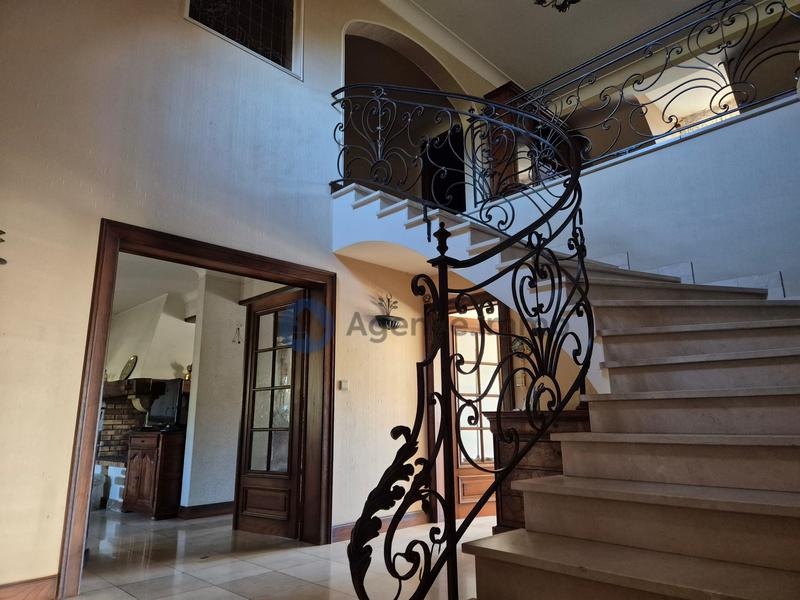 Villa - 240 m² - 7 pièces