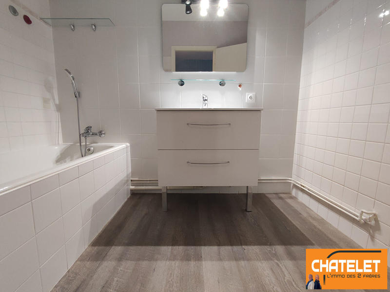 Appartement - 99 m² - 4 pièces