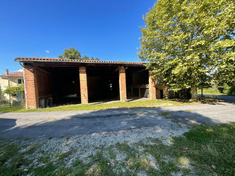 Propriété - 380 m² - 32 pièces