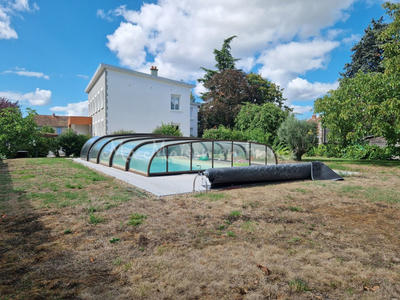 Maison - 350 m² - 13 pièces