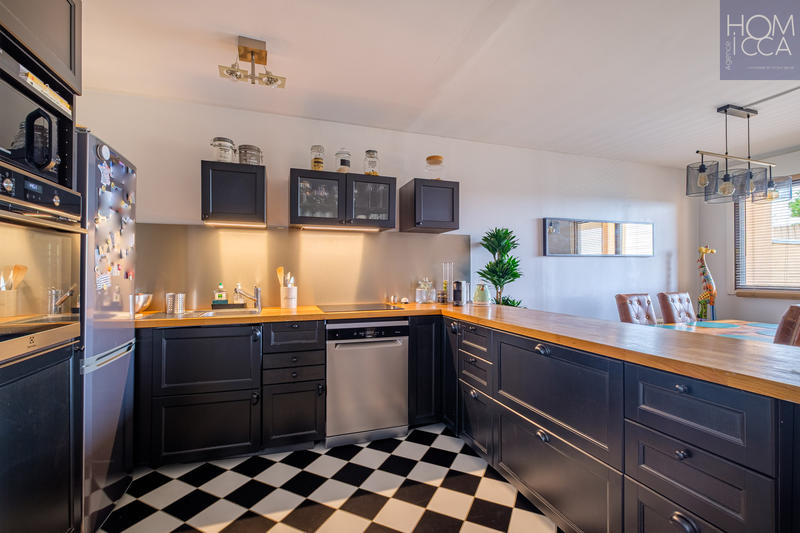 Appartement - 82 m² - 4 pièces