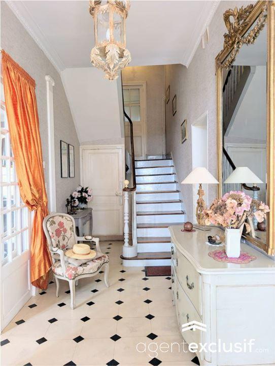 Maison de maîtres - 300 m² - 9 pièces