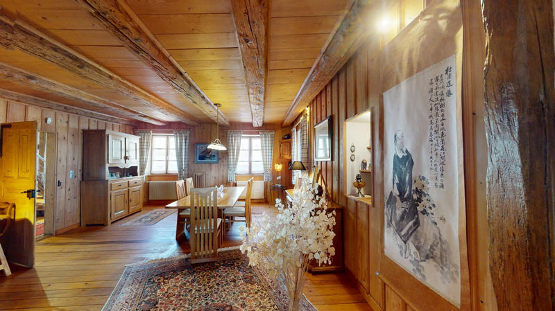 Maison traditionnelle - 250 m² - 8 pièces