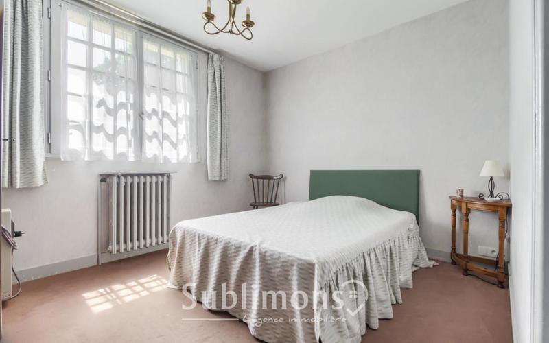 Maison traditionnelle - 144 m² - 8 pièces