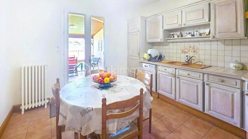 Villa - 205 m² - 9 pièces