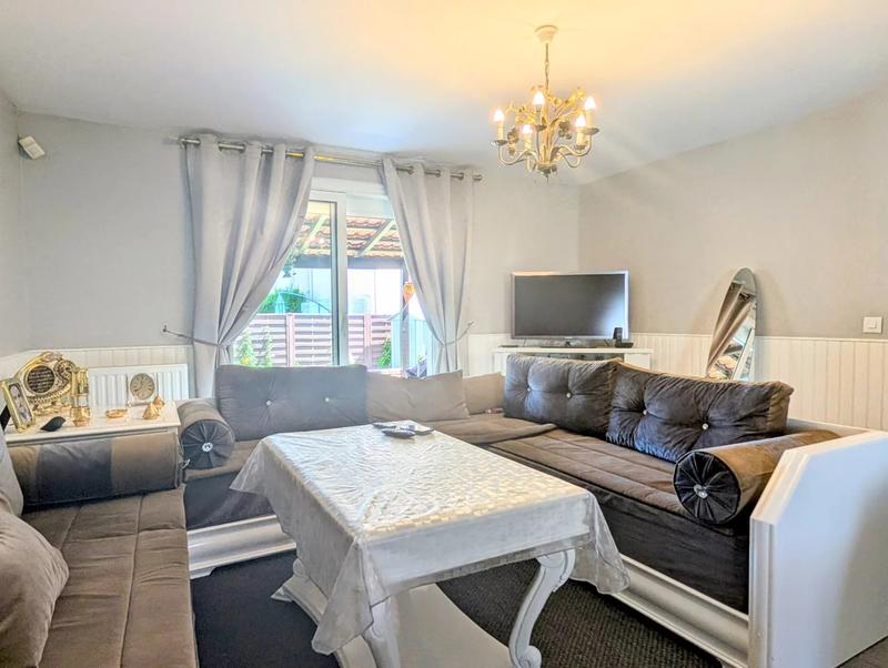 Maison - 92 m² - 5 pièces