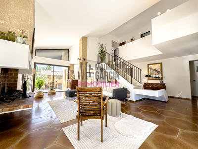 Maison - 211 m² - 6 pièces