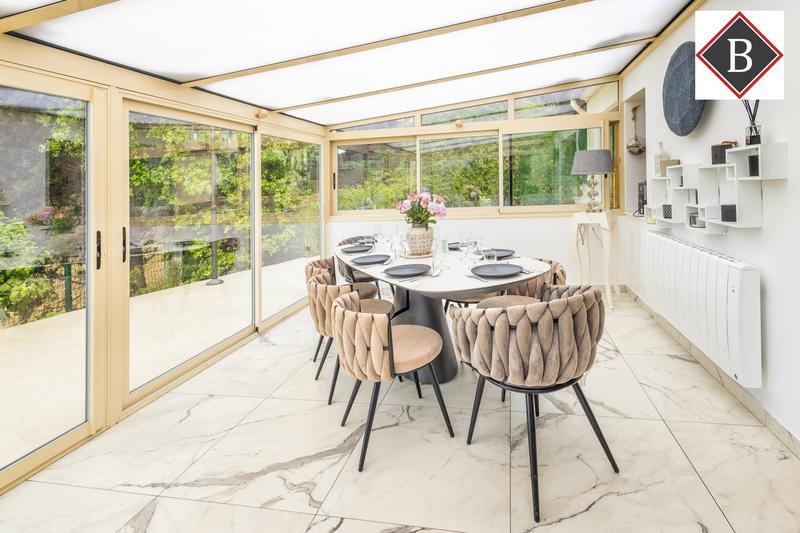 Maison - 227 m² - 5 pièces