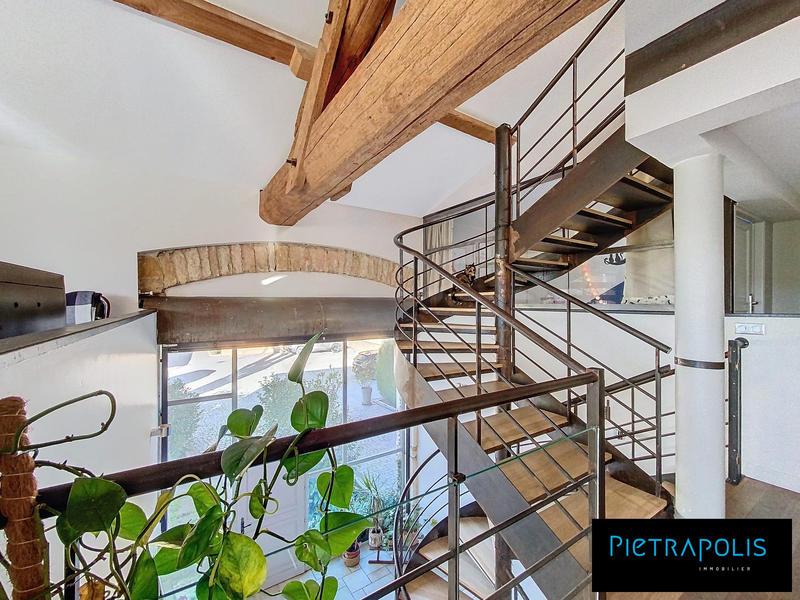 Maison - 236 m² - 7 pièces