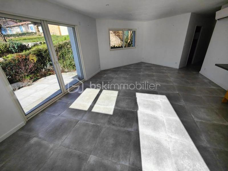 Villa - 80 m² - 4 pièces