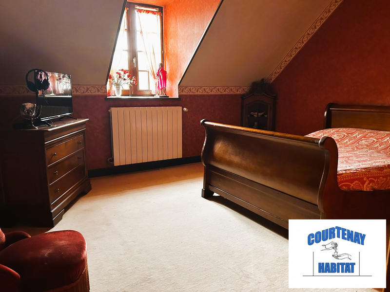 Maison traditionnelle - 280 m² - 7 pièces