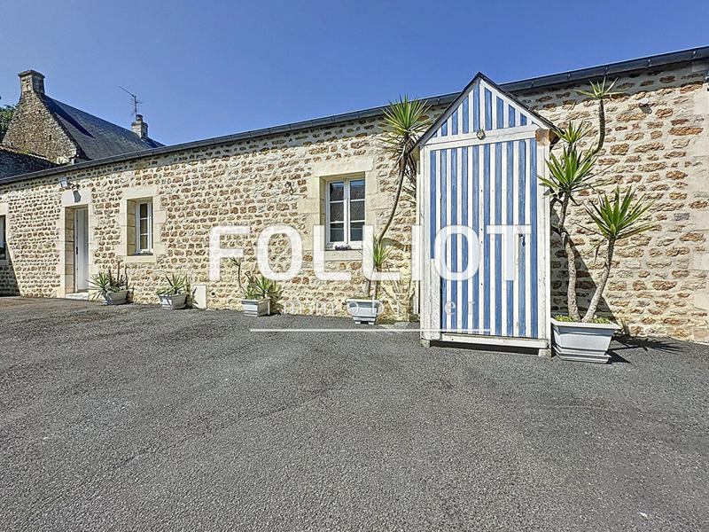 Maison - 302 m² - 16 pièces