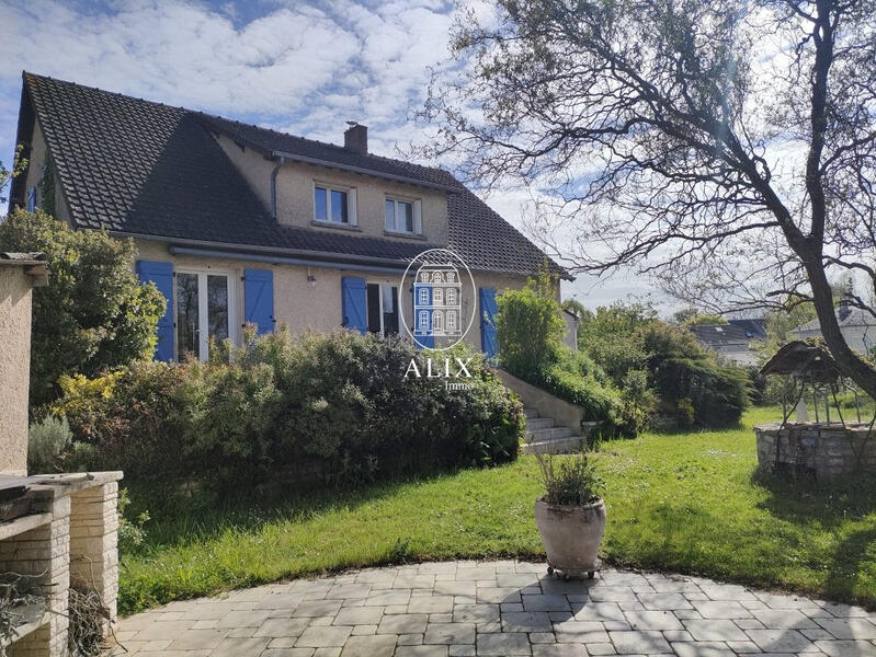 Maison - 158 m² - 8 pièces