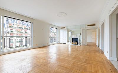 Appartement - 194 m² - 7 pièces