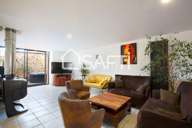 Maison - 250 m² - 5 pièces