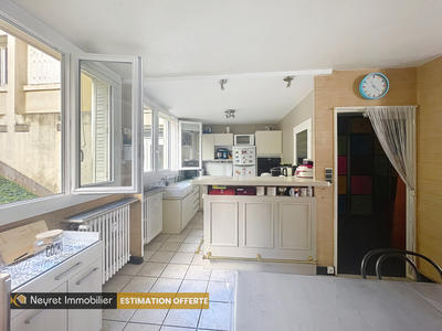 Appartement - 125 m² - 6 pièces