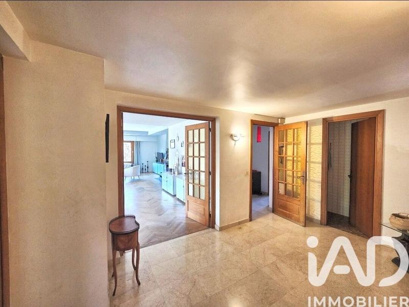 Maison - 307 m² - 10 pièces