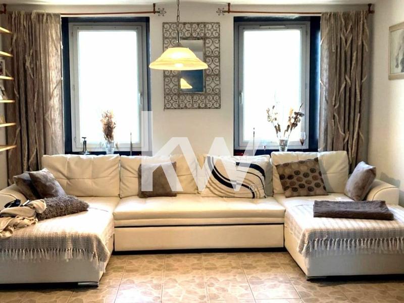 Maison - 260 m² - 6 pièces