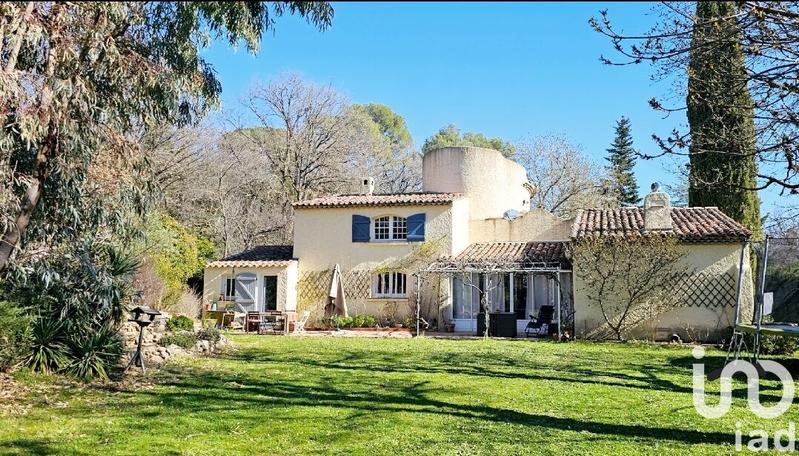 Maison - 212 m² - 7 pièces